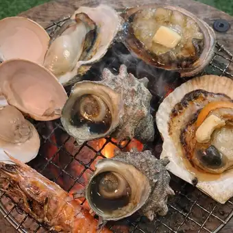 糸島和牛に糸島の旬の海鮮も一緒に楽しめるプレミアムBBQコース　　2時間飲み放題付き税込8000円