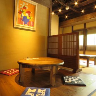 2F, round table tatami room.