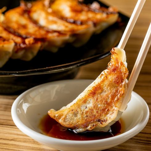 Utsunomiya gyoza specialty store♪ Our proud gravy gyoza is exquisite! You can also enjoy alcohol!