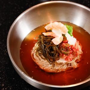 Seafood Japanese style cold noodles
