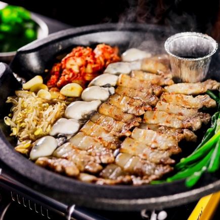 豪华无限量供应生蚝和烤五花肉!80道菜,2小时,3980日元!