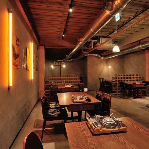 小団体様にも最適な連結可能なテーブル!人数に合わせてご対応させて頂きます!