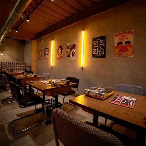 本場韓国のような店内