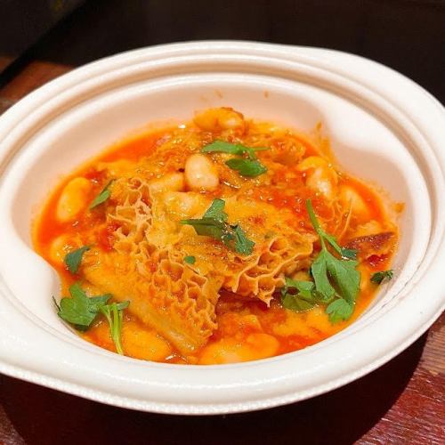 Slightly spicy tomato stew with tripe and white beans [1 serving]