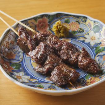 数量限定!熟成牛ハラミ炭串焼き2本