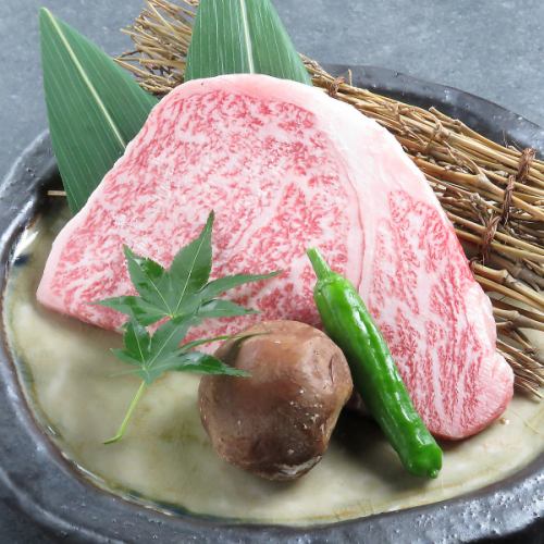 Use carefully selected A5 Japanese beef!! Enjoy gorgeous Yakiniku ♪