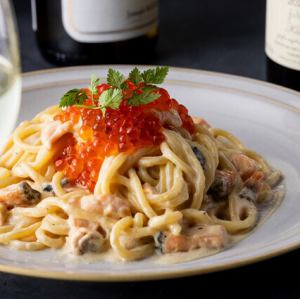 Salmon and salmon roe carbonara