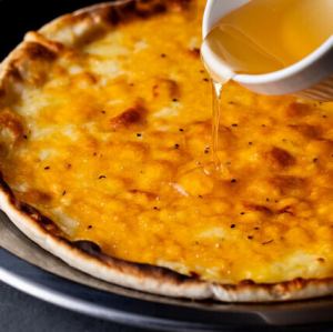 Quattro Formaggi with Honey