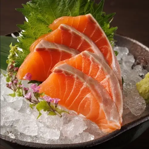 生サーモンの刺身