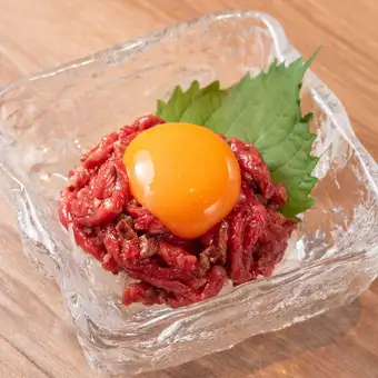 馬刺しユッケ