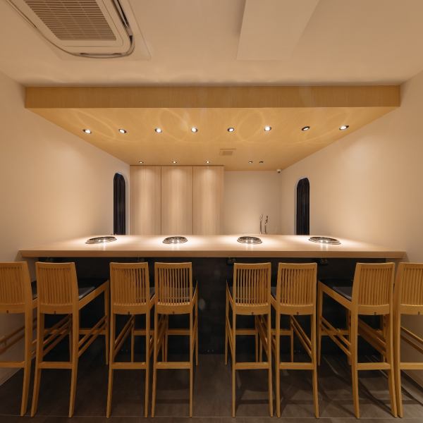 20人以上の宴会にも対応可！貸し切りも可能なため、宴会や歓迎会等、特別な集まりにぴったりな場所です♪お祝いごとのサプライズも承っておりますので、思い出に残る素敵な瞬間を体験できます♪ここでの美味しい肉料理で、心満たされるひとときをお過ごしください！