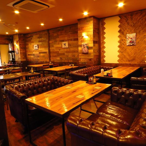 [Various table types] We offer a variety of course meals for groups! It's a great price and includes all-you-can-drink. We have large table seats that can seat up to 10 people, spacious sofa seats, We have a variety of seats available to suit a wide range of occasions, including table seats for small groups.