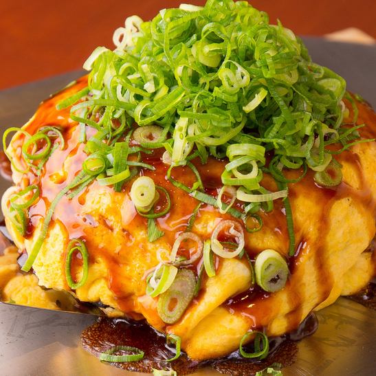 A hot topic on a certain TV !! Okonomiyaki "Lightning Stone Fire".The theme is "soft okonomiyaki", so it's baked plumply.