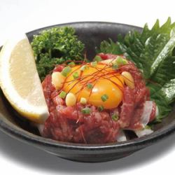 国産黒毛和牛ユッケ