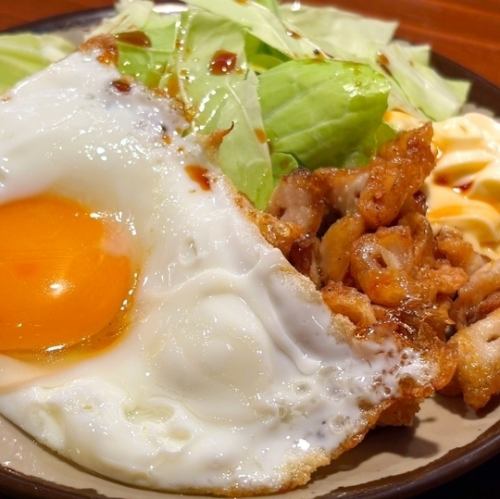Himekko 炸鸡皮配酱汁和蛋黄酱