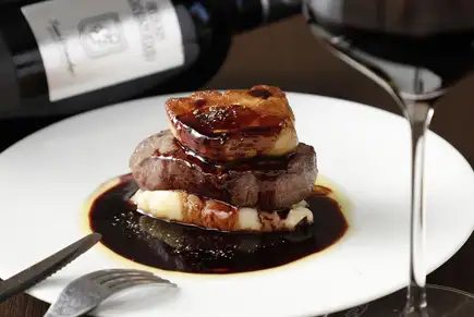 グルマン特選ジビエコース｜蝦夷鹿ロッシーニ・猪のパイ包み焼きのWメイン