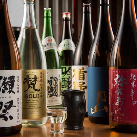 全国各地から厳選して取り寄せた日本酒・焼酎の銘酒を多数ご用意！