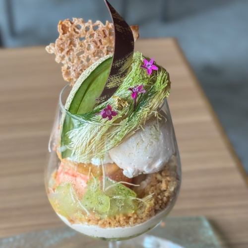 Refreshing and luxurious melon parfait "Yanagi"