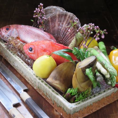 高品質な食材にこだわり料理をご提供しております。