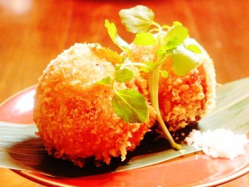 丸ごとトマトのコロッケ