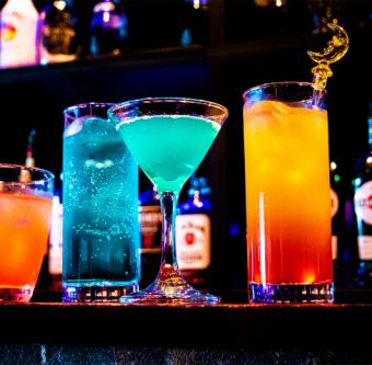 【カクテル500種以上!2H飲み放題】オリジナルピザ&パスタのWメイン★フード全4品 2000円