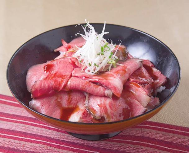 Enjoy the special taste that can only be found here, with its almost rare flavor and juicy meat.