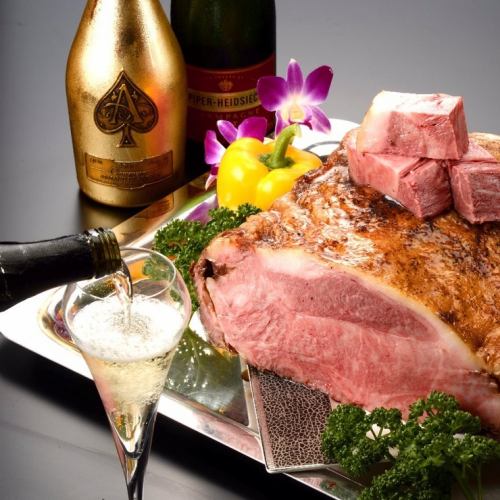 Exquisite pairing of the finest roast beef and carefully selected wine.