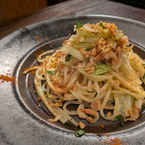 桜エビと春キャベツのペペロンチーノ