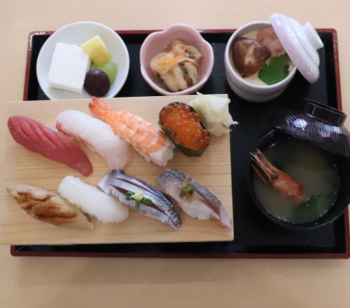 ランチ日替わり握り