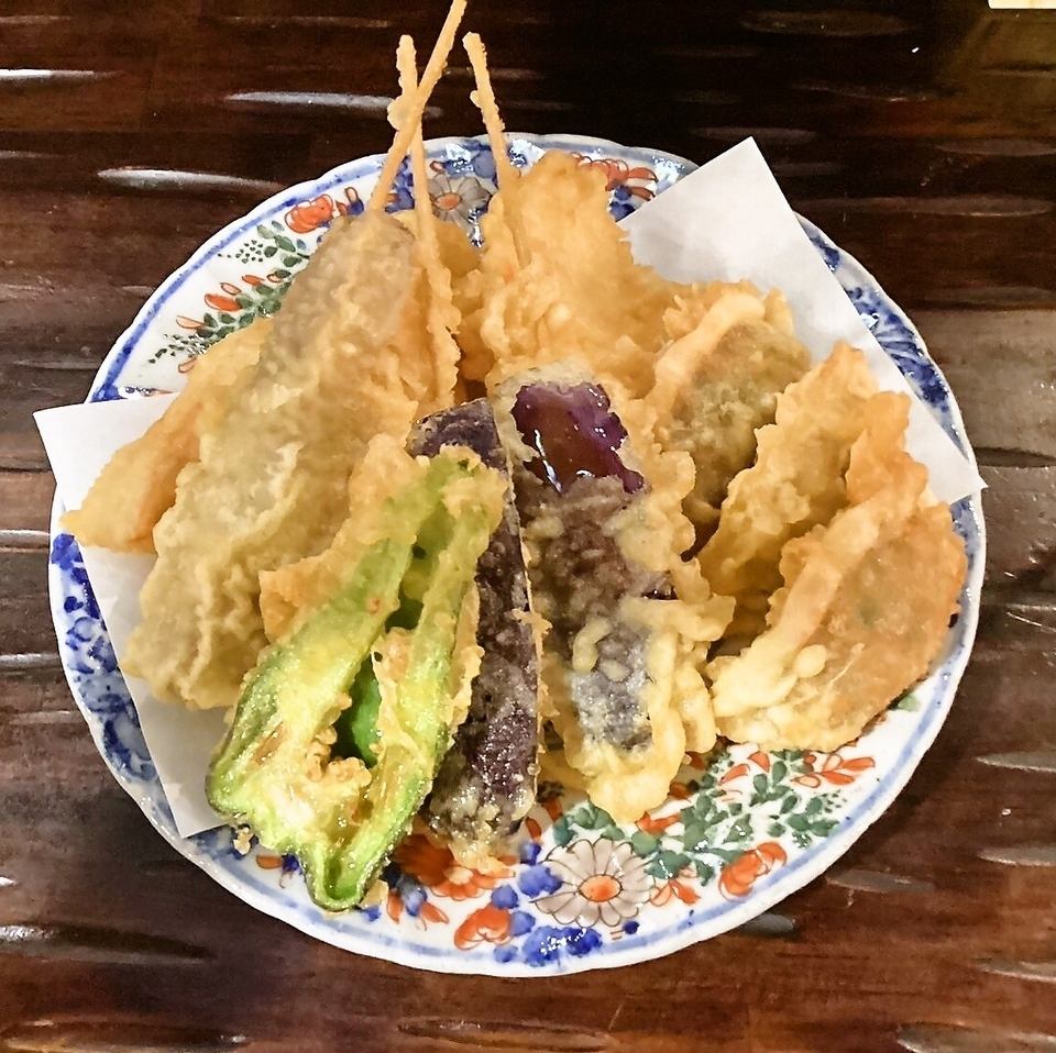 地元の旬の食材を使用した絶品料理を様々ご用意しております。