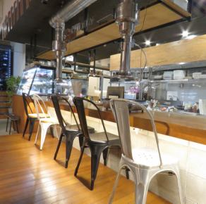 We have counter seats for 2 people and 3 people! Feel free to use it even for small groups! Enjoy delicious meat with your colleagues and friends with your favorite sake. Have a good time with a fun conversation ★