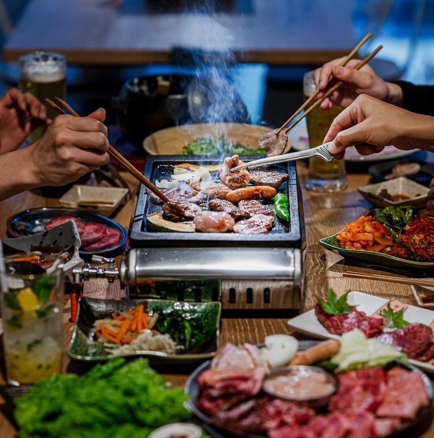 テーブル席もたくさんご用意ございますので大人数での宴会可能！
