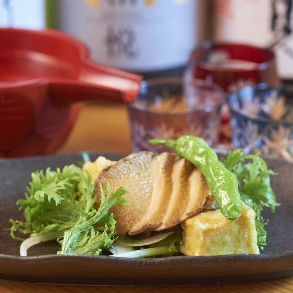 海の香りと独特の食感、噛むほどに溢れ出す旨味を贅沢にご提供♪あわびステーキは当店人気メニューの1つ★