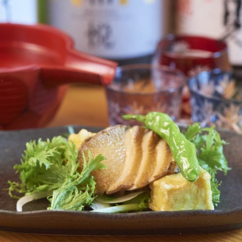 海の香りと独特の食感、噛むほどに溢れ出す旨味を贅沢にご提供♪あわびステーキは当店人気メニューの1つ★