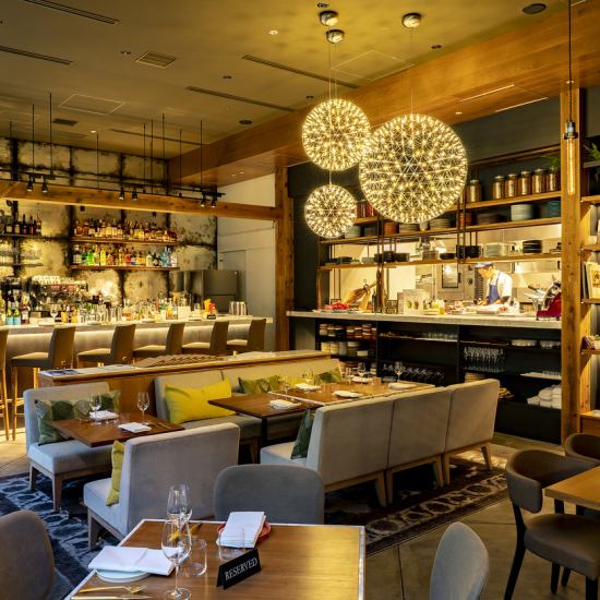 The popular ADRIFT in Marina Bay Sands opens in Tokyo Marunouchi as tapas and grills!