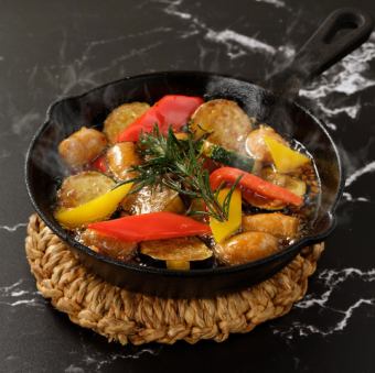 Chorizo and summer vegetable ajillo (with baguette)