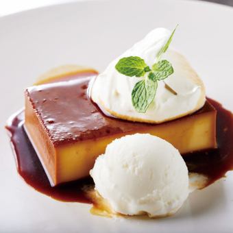 Rich pudding and salted ice cream