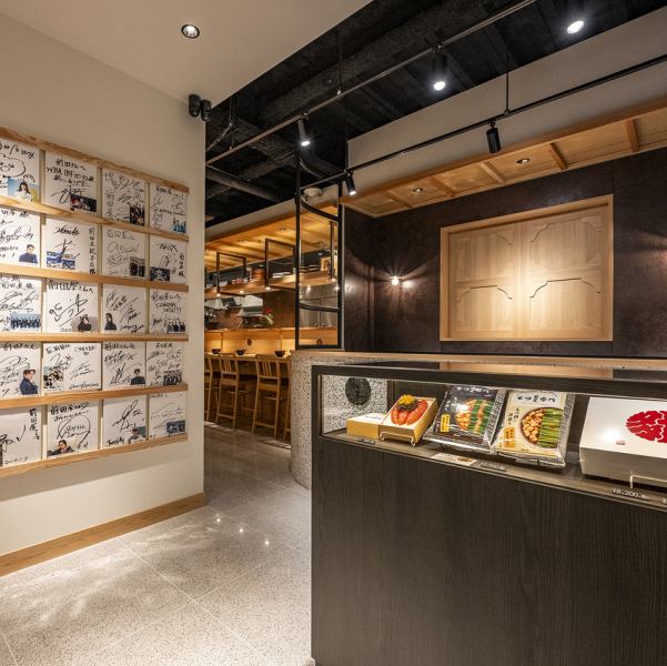 【雰囲気】 某有名デザイナーが手掛けた店内は雰囲気抜群。福岡最上級のもつ鍋とおもてなしをご堪能ください。【博多もつ鍋 前田屋】