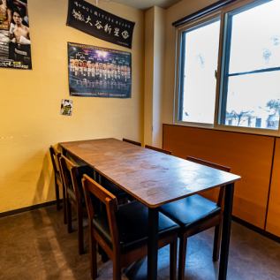 お子様連れのご家族とのお食事にもご利用いただけるテーブル席です。韓国の家庭料理は、ご家族皆様でシェアしながら楽しめるメニューも豊富◎