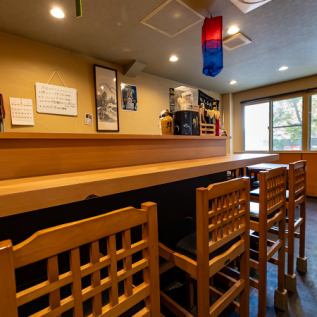 お仕事帰りなど、フラッとお立ち寄りいただいたおひとり様も大歓迎のカウンター席です◎調理の様子を眺めながら、自分だけの時間をゆったりとお過ごしいただけます。