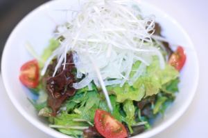 Iriwa choregi salad