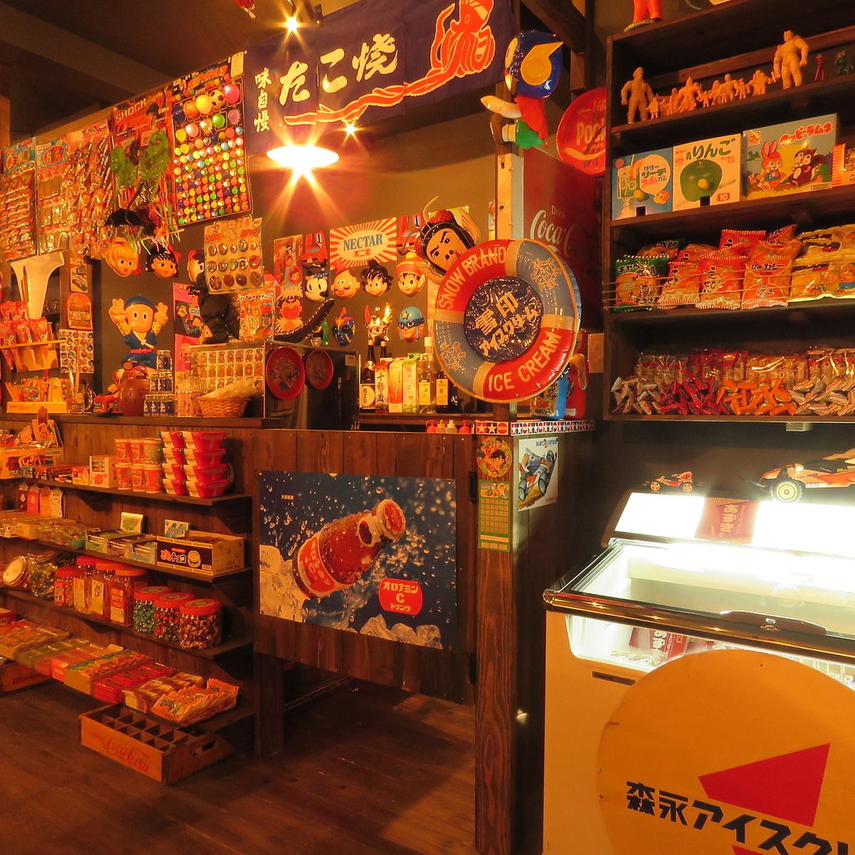 駄菓子食べ放題に飲み放題がついて120分2200円♪
