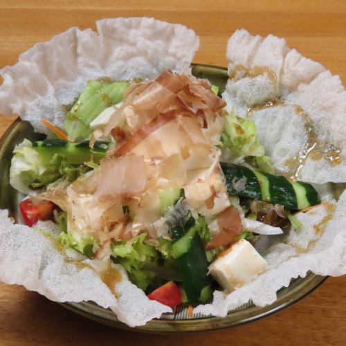 モッツァレラチーズとオリーブイタリアンサラダ