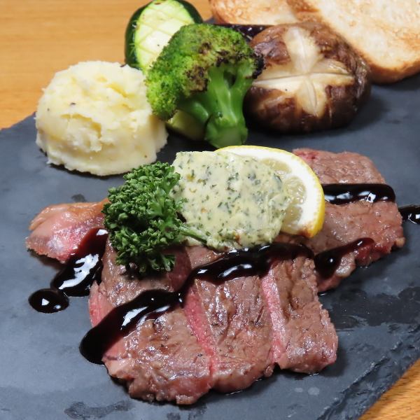 【炭火使用の絶品肉料理】サーロイン