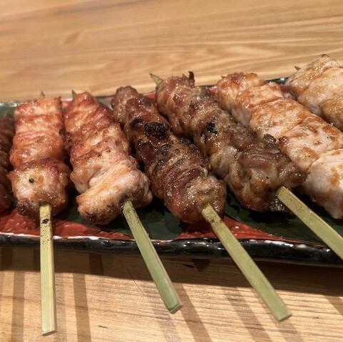 炭火で焼いた絶品肉料理をお楽しみください♪
