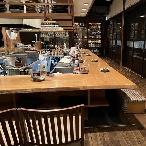 落ち着いた雰囲気の店内