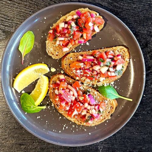 種類豊富なフードメニュー★沖縄料理、エスニック料理、アメリカ料理、海鮮等多数取り揃えております。