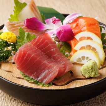 Assortment of three kinds of sashimi for one person