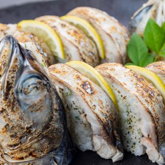 Grilled mackerel sushi 1760 yen / Grilled mackerel stick sushi 970 yen (tax included)
