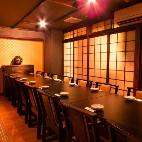 The comfortable table seats are also popular for banquets.